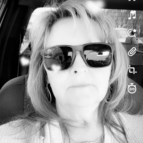 Meet your Posher, Donna - Picture 1 of 1